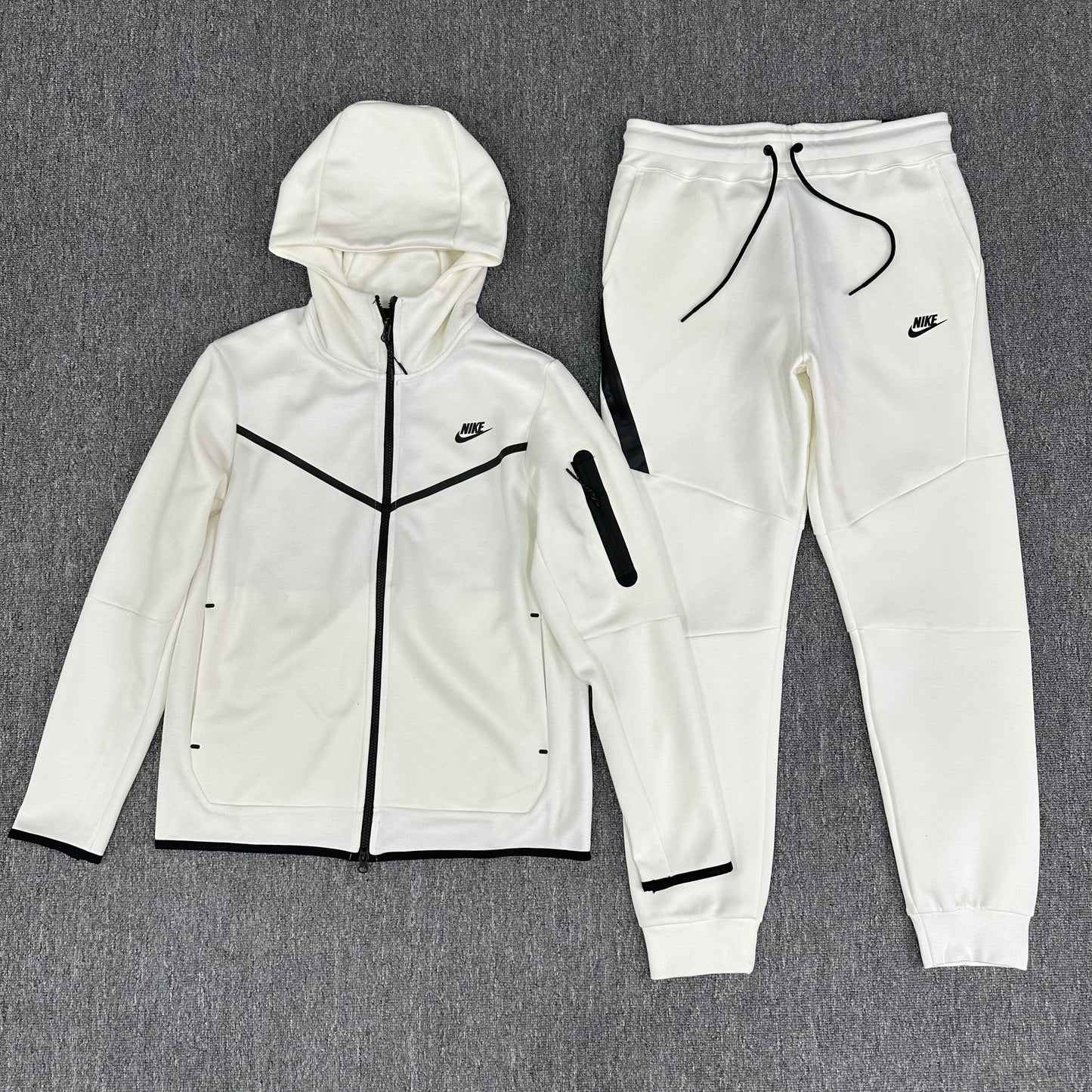 Nike Tech Fleece Hoodie & Joggers Set -34