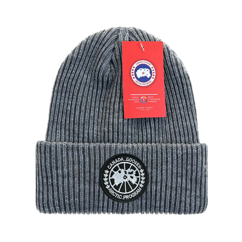 Canada Goose Single Cuffed Beanie Hat Black/White Badge - 5