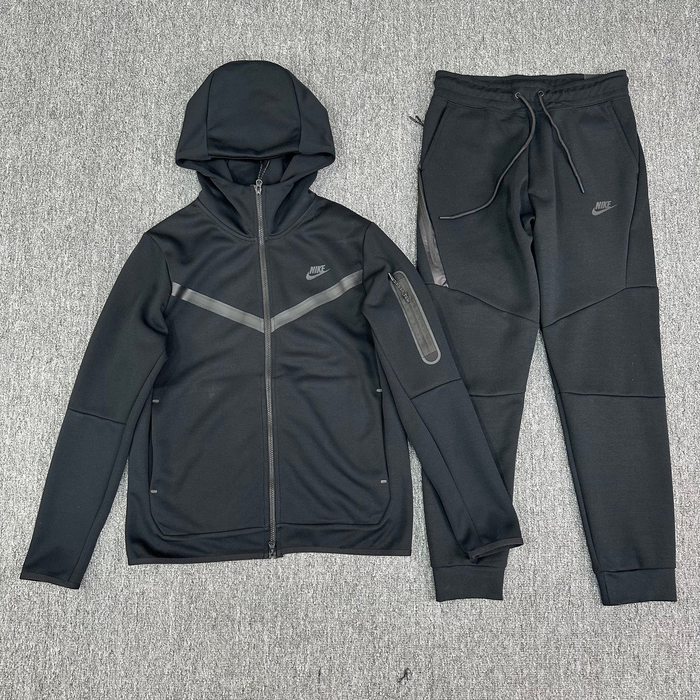 Nike Tech Fleece Hoodie & Joggers Set -31