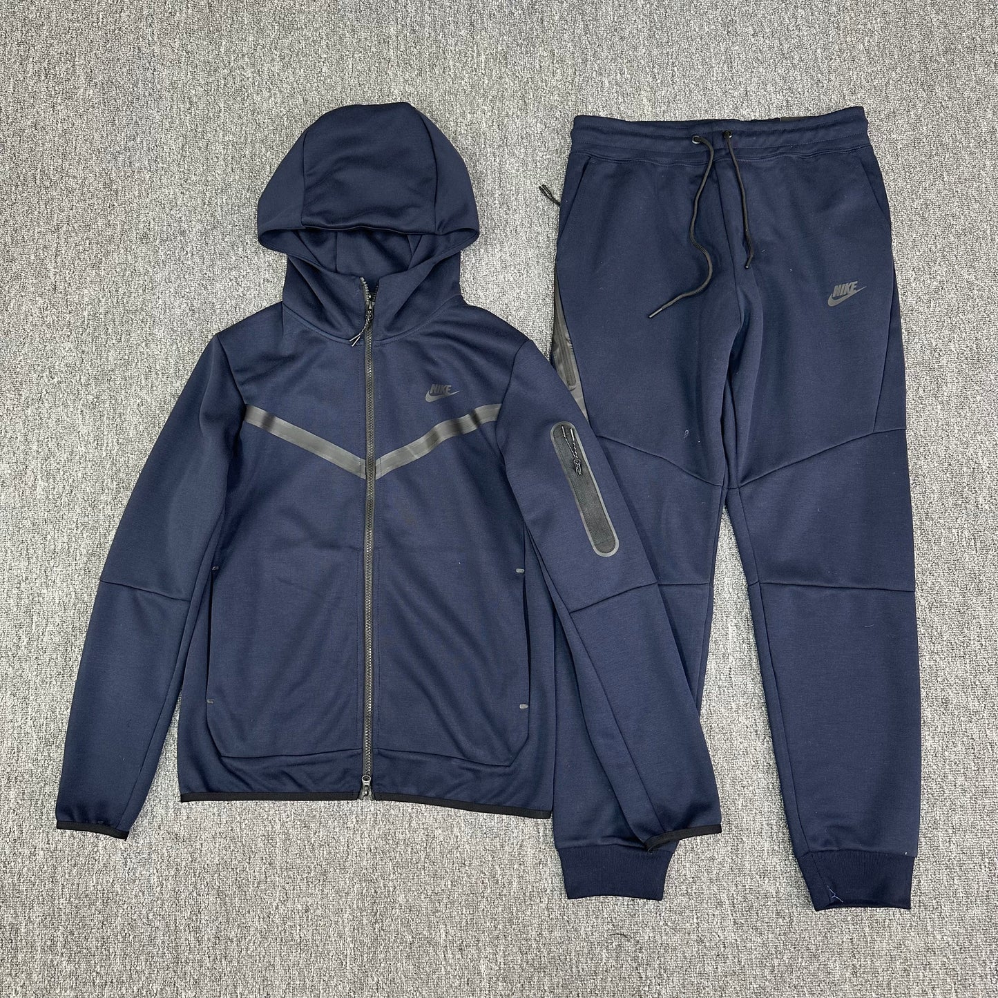 Nike Tech Fleece Hoodie & Joggers Set -18