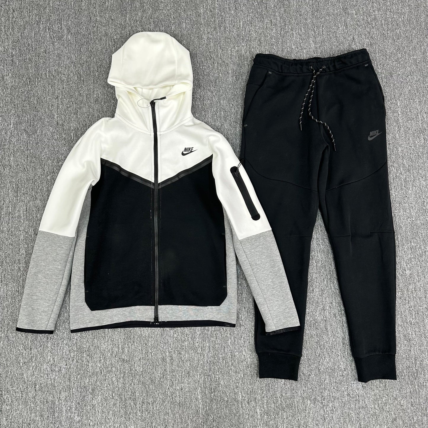 Nike Tech Fleece Hoodie & Joggers Set -1