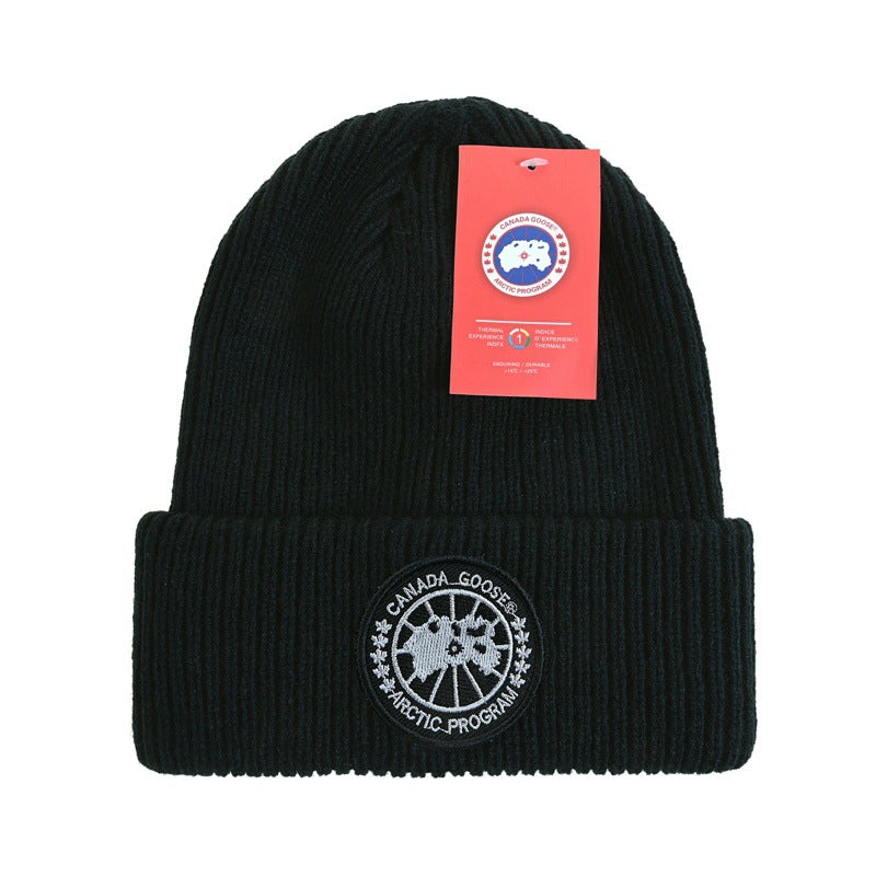 Canada Goose Single Cuffed Beanie Hat Black/White Badge - 4